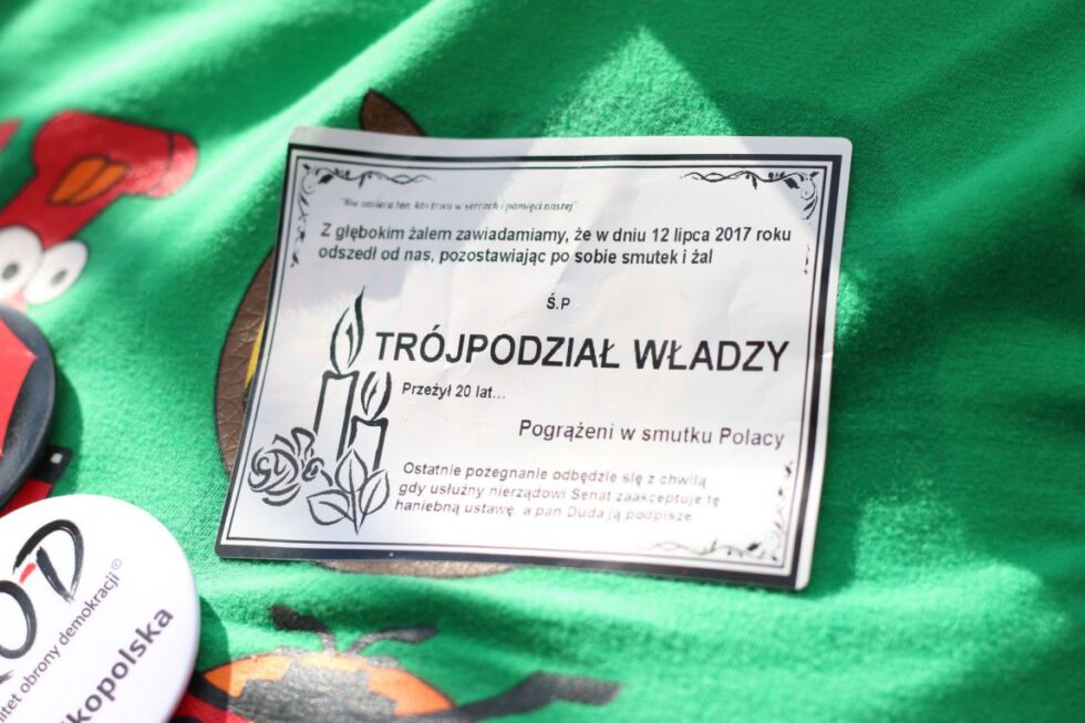 Protest pod Sejmem RP w obronie Sądu Najwyższego. Fot. Marta Modzelewska