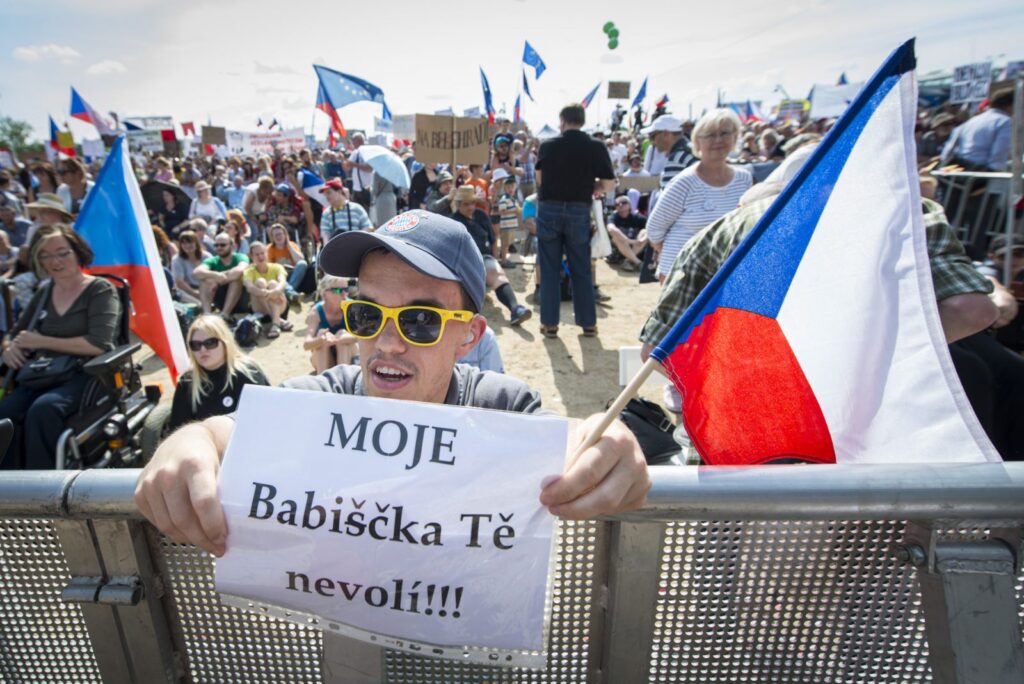 Praga-protesty-andrej-babis-2019