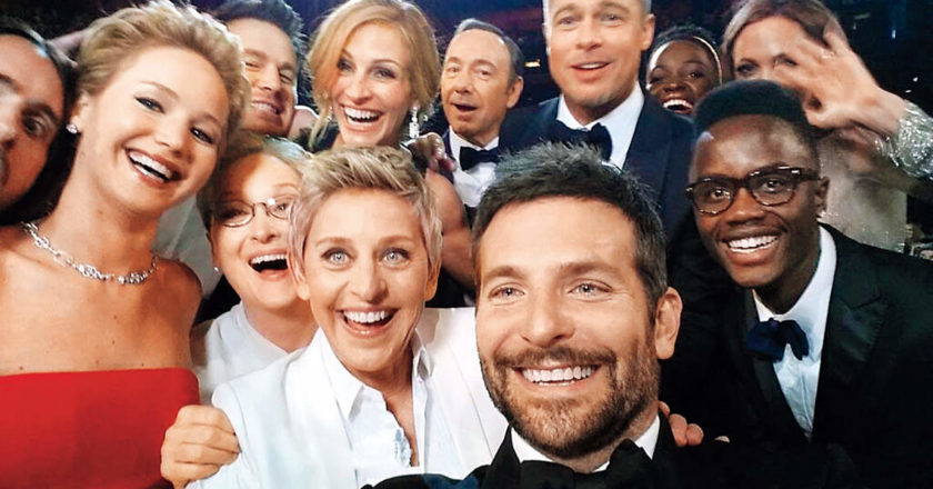 ellen-degeneres-oscars-selfie