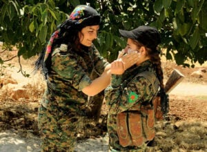 Oddziały YPG. Fot. Kurdishstruggle, Flickr.com