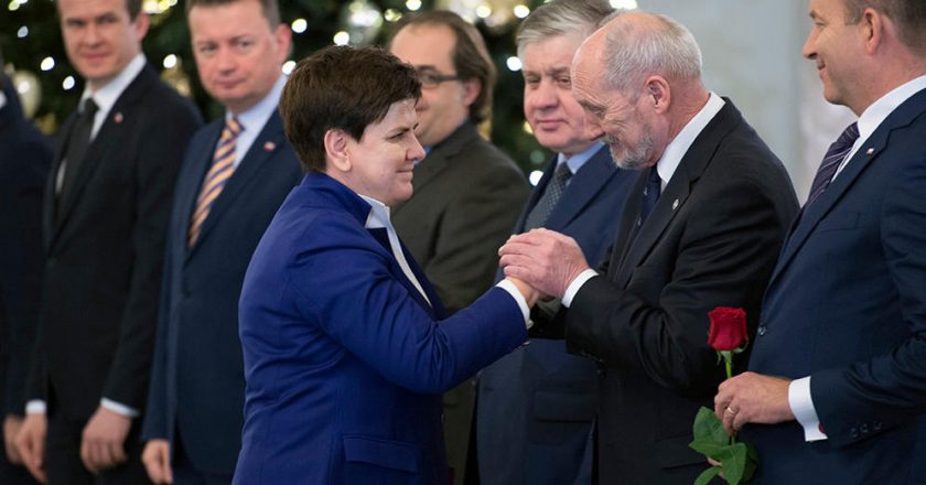 szydlo-dymisja-rzadu