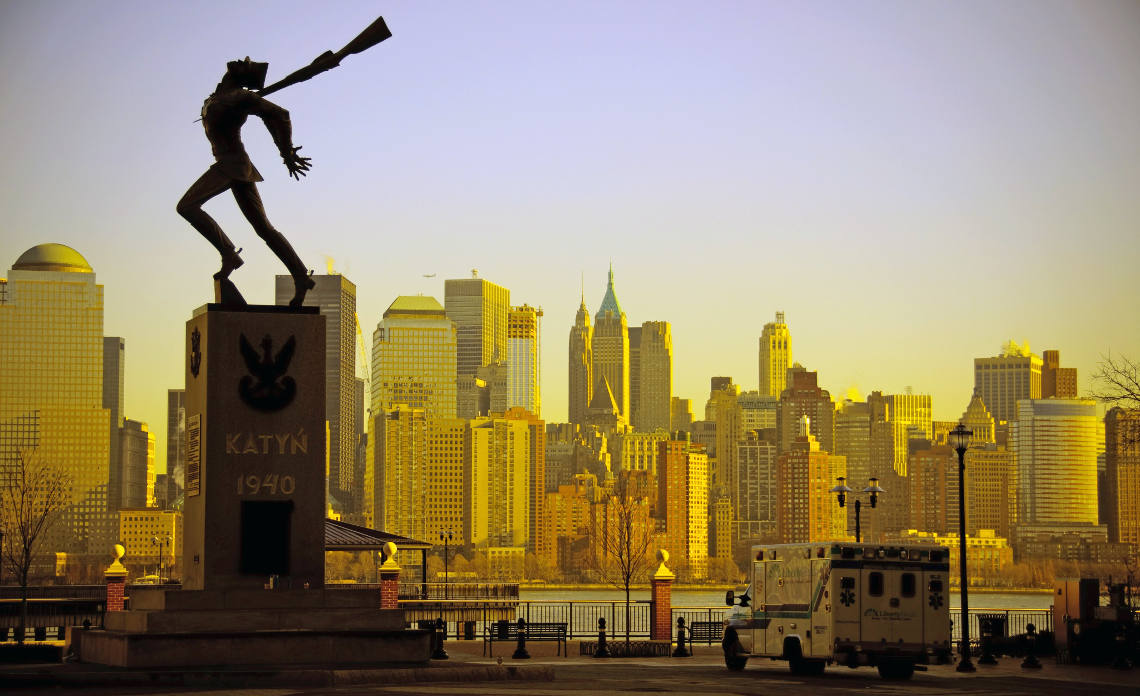 Pomnik Katyński w Jersey City. Fot. Colin Knowles, Vancouver, via Wikimedia Commons