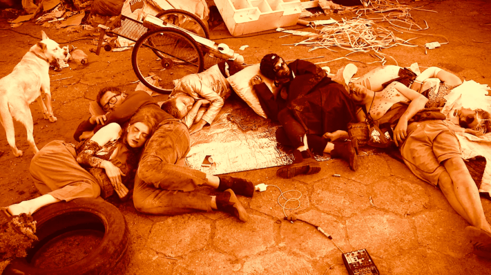 piknik-na-skraju-drogi-kadr