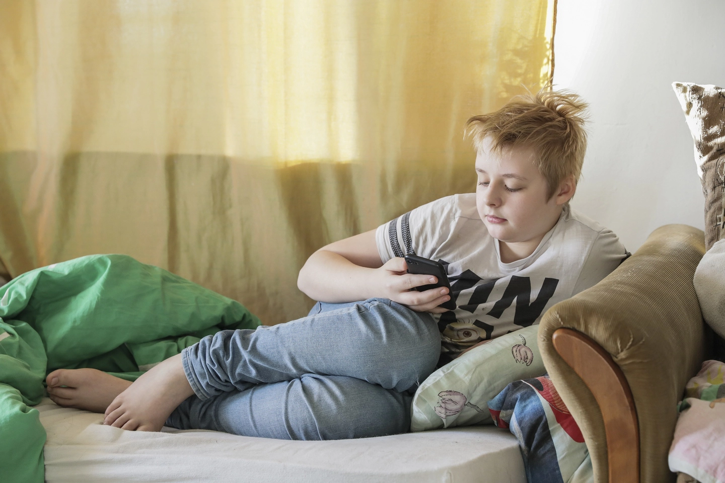 Nauka na telefonie. Fot. Monika Bryk