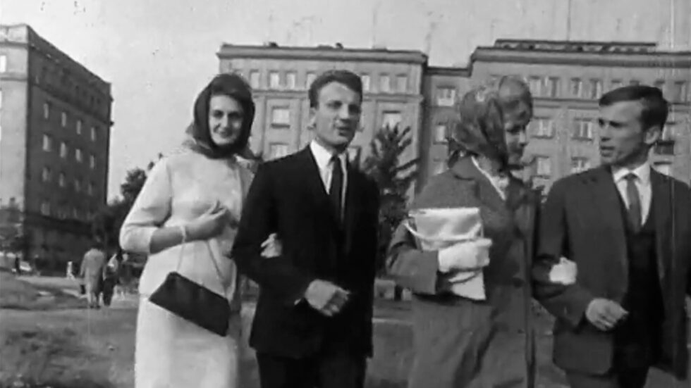 Mieszkanki Nowej Huty. Rok 1965. Fot. Bagnowka/Youtube.com