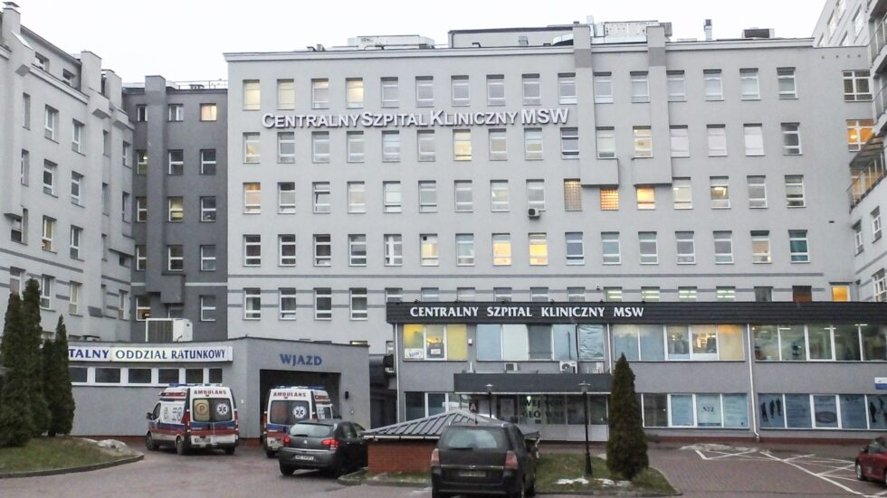 Centralny Szpital Kliniczny MSWiA w Warszawie Fot. Panek/Wikimedia Commons