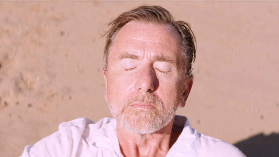 Tim Roth w filmie "Sundown"