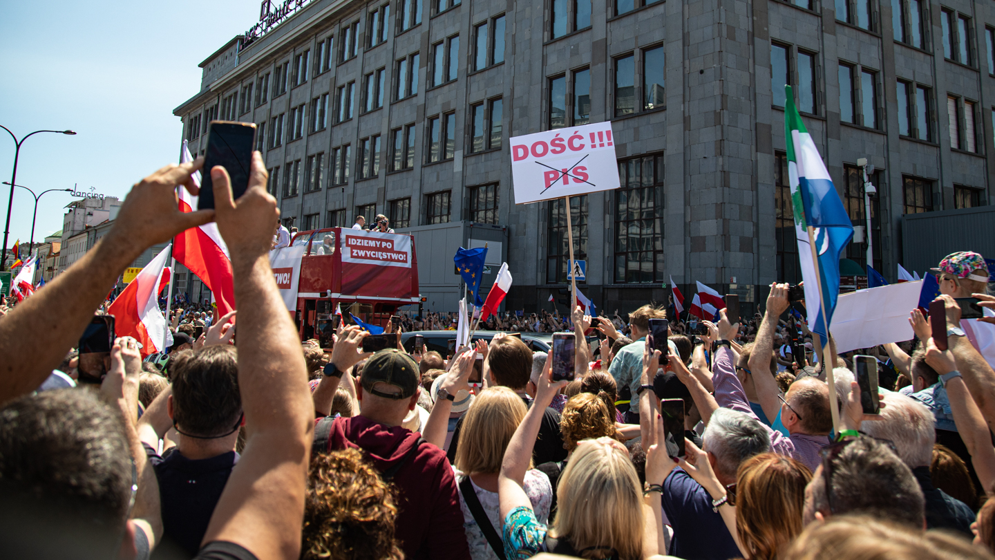 Sadura po marszu: "Lepiej późno niż wcale" sprawdza się, o ile zdążysz na pociąg