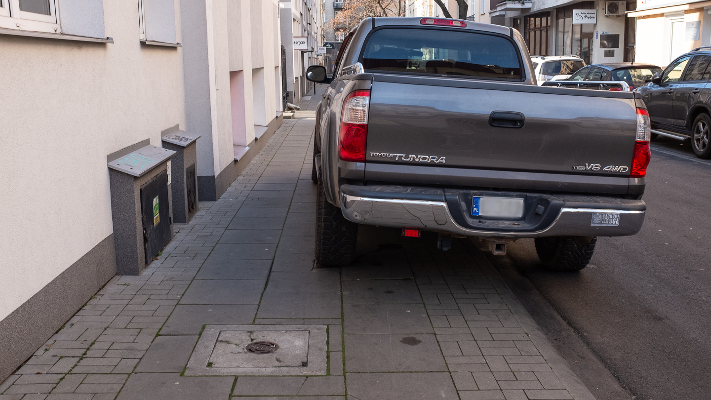 Uprzejmie jest donosić na patoparkowanie