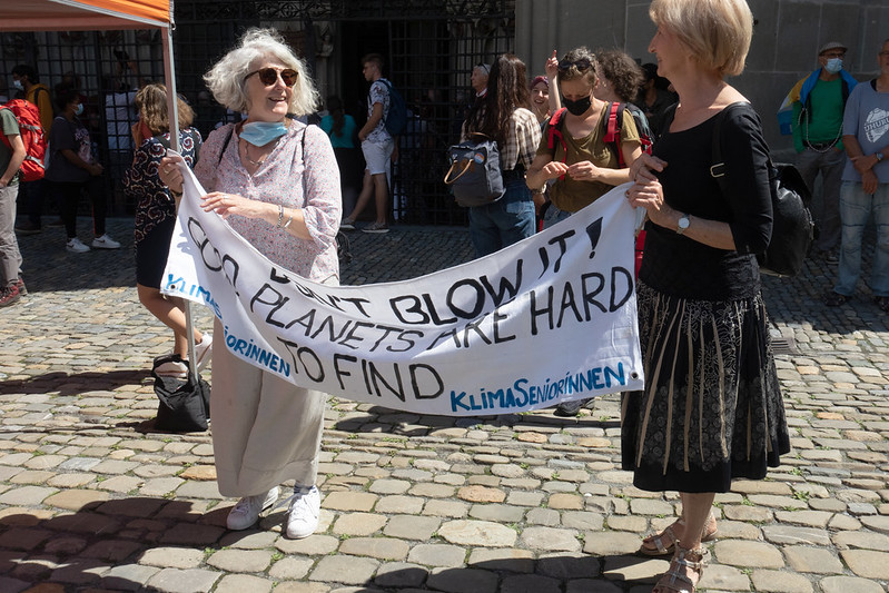 Demonstracja KlimaSeniorinnen w Bernie w sierpniu 2021 roku; Fot. Annette Dubois/Flickr