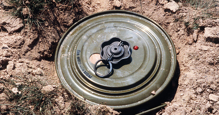 Radziecka mina przeciwpancerna TM-46. Fot. Wikimedia Commons