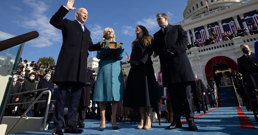 Rodzina Bidenów podczas zaprzysiężenia prezydenta USA. Po prawej Hunter Biden. Fot. The White House