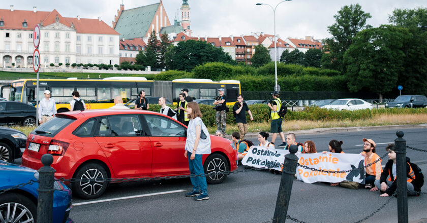 Akcja Ostatniego Pokolenia w Warszawie. Fot. Ostatnie Pokolenie