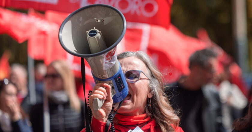Związkowczyni CGIL podczas demonstracji w Rzymie. Fot. 
Fillea Cgil/Flickr.com