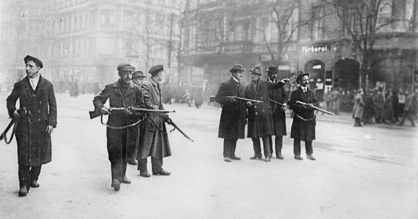 Członkowie Związku Spartakusa w Berlinie, 1919 r. Fot. Wikimedia Commons