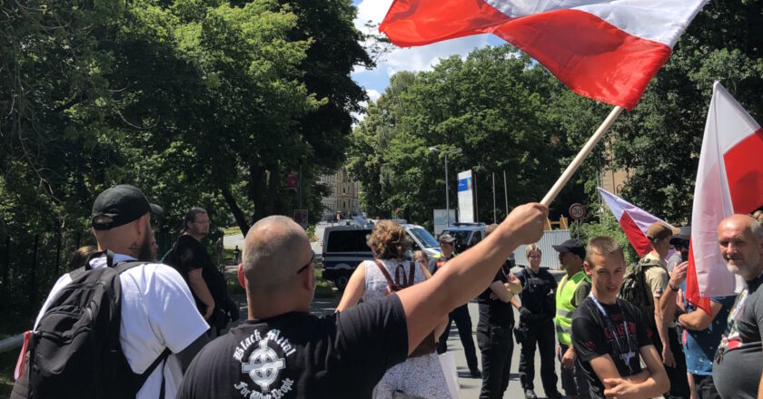 Demonstracja przeciwko migracji i odsyłania migrantów przez Niemcy na
moście Zgorzelec-Görlitz, 29 czerwca 2025. Fot. Nancy Waldmann