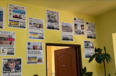 Ściana w redakcji Gazety Radomszczańskiej.