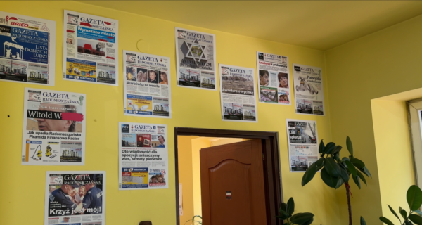 Ściana w redakcji Gazety Radomszczańskiej.