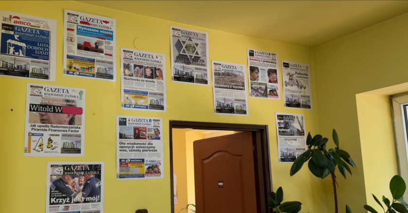 Ściana w redakcji Gazety Radomszczańskiej.