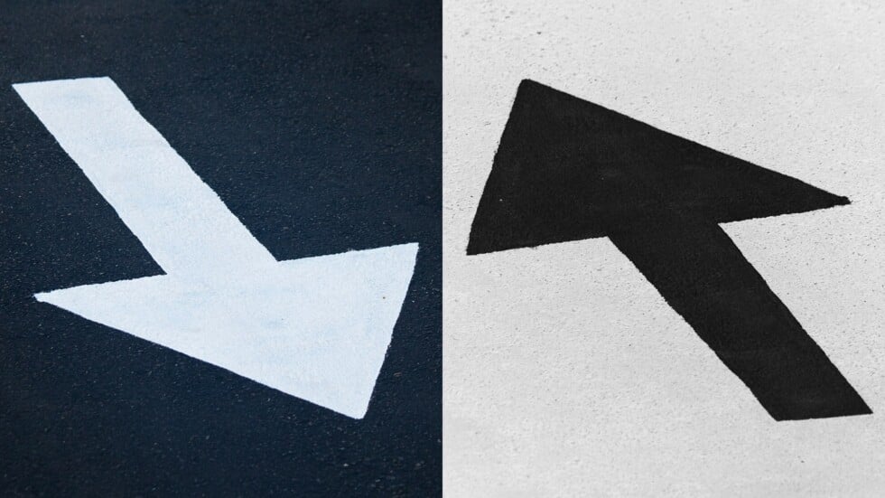 czarna i biała strzałka