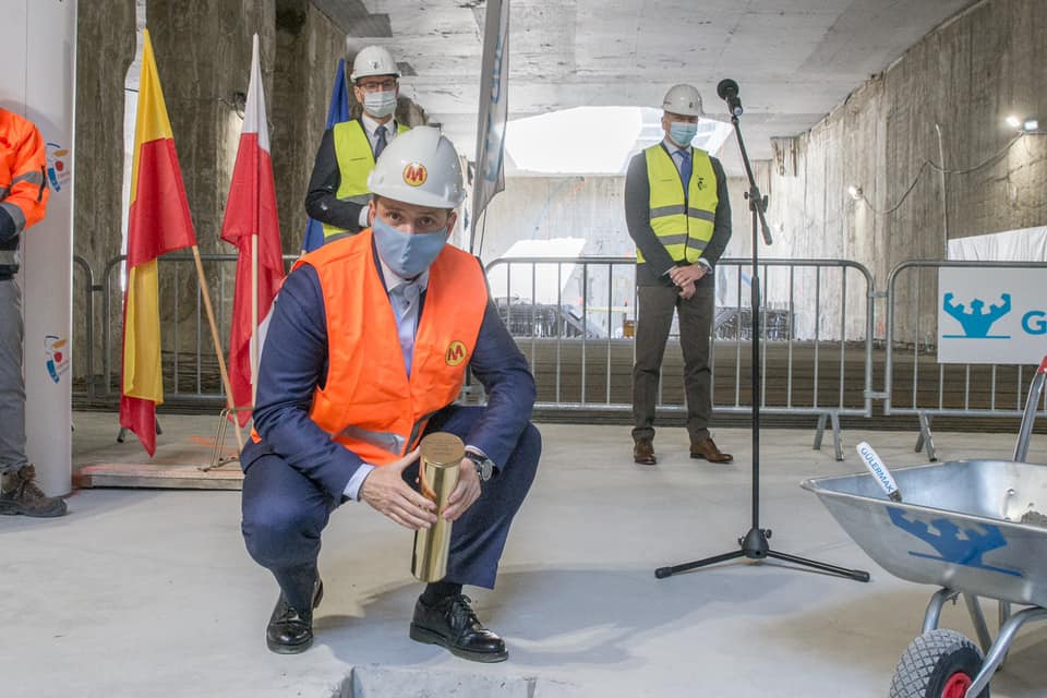 Rafał Trzaskowski podczas budowy metra w Warszawie