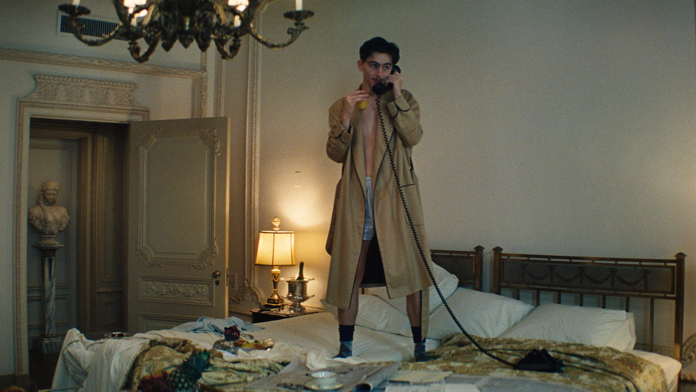 Kadr z filmu Josha Safdiego „Wielki Marty”