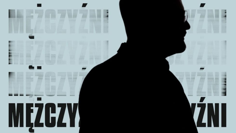 Cień mężczyzny w okularach na tle okładki książki Michała Gulczyńskiego (blado niebieskie tło i znikający napis "mężczyźni"