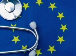 Stetoskop na fladze Unii Europejskiej
