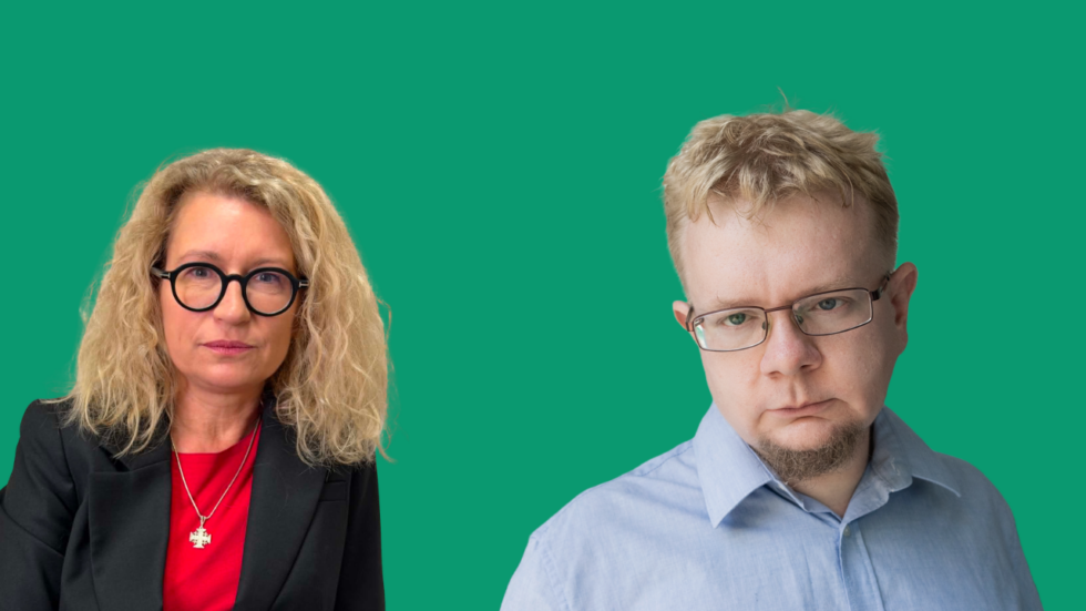 Two adults pose against a solid green background: woman with blonde, curly hair and black glasses on the left, man with blond hair and rectangular glasses on the right.