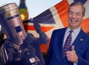 Po lewej stronie Count Binface (człowiek przebrany za śmietnik) po prawej Nigel Farage z kciukiem uniesionyn do góry, w tle Big Ben i flaga Wielkiej Brytanii
